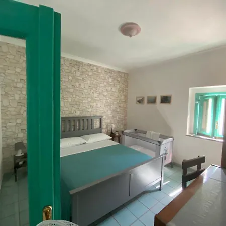 Affittacamere Caieta: La Casa Nella Roccia 3*