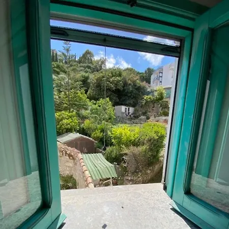 Caieta: La Casa Nella Roccia Affittacamere Gaeta